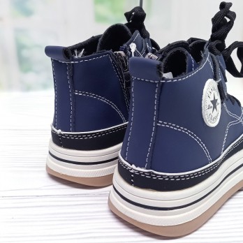 Ботинки демисезонные детские, вид зади.