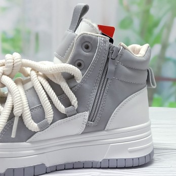 Кроссовки зимние, белые, стильная шнуровка, замок