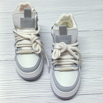 Стильные зимние кроссовки-хайтопы для девочки