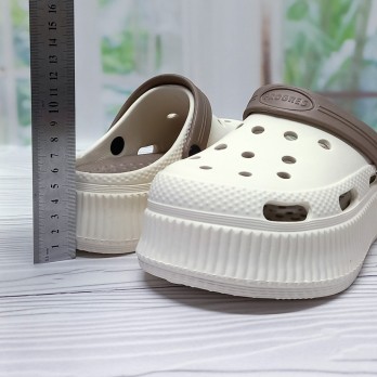 Женские кроксы платформа