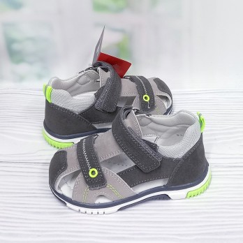 Детские сандалии серого цвета для мальчика