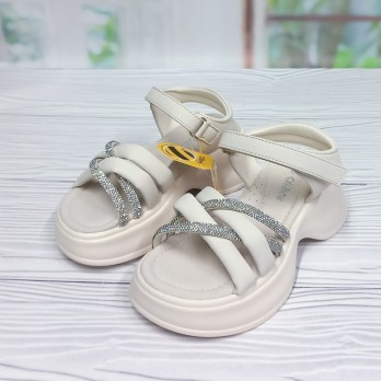 Босоножки для девочки, стразы, бежевые.