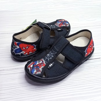 Тапочки для мальчика, чёрные, стильный принт, на высокий подъём