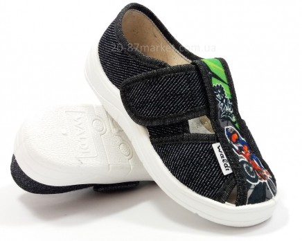 Тапочки на липучках чёрного цвета с серебристой ниткой