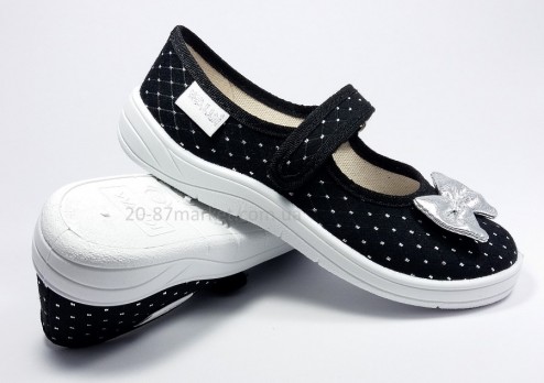 Тапочки на липучках для девочки, цвет чёрный