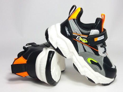 Кроссовки на липучках для мальчика, цвет - чёрный, подошва белая