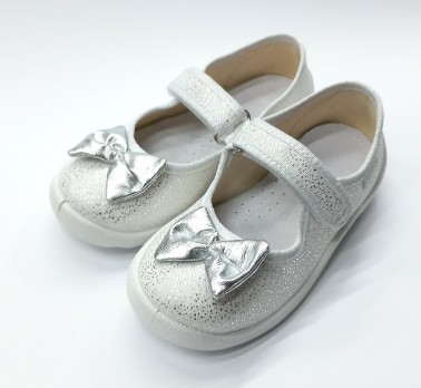 Тапочки на липучках для девочки с серебристым бантом