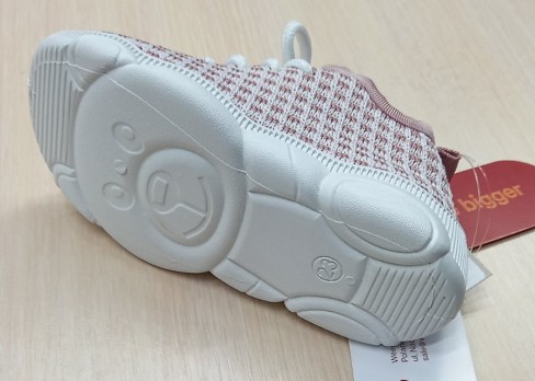 Подошва розовых кроссовок