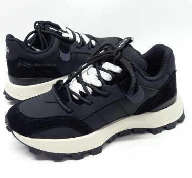 Кроссовки для девушки, чёрные, шнурки белые и чёрные