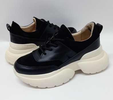 Женские чёрные кожаные кроссовки