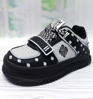 Детские кроссовки на липучках