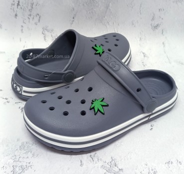 Детские серые кроксы, джибитсы листик