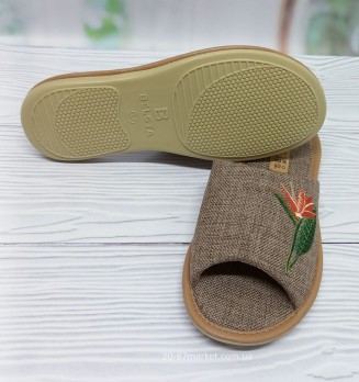 Белста женские тапочки, соломенного цвета, украшение - цветная вышивка